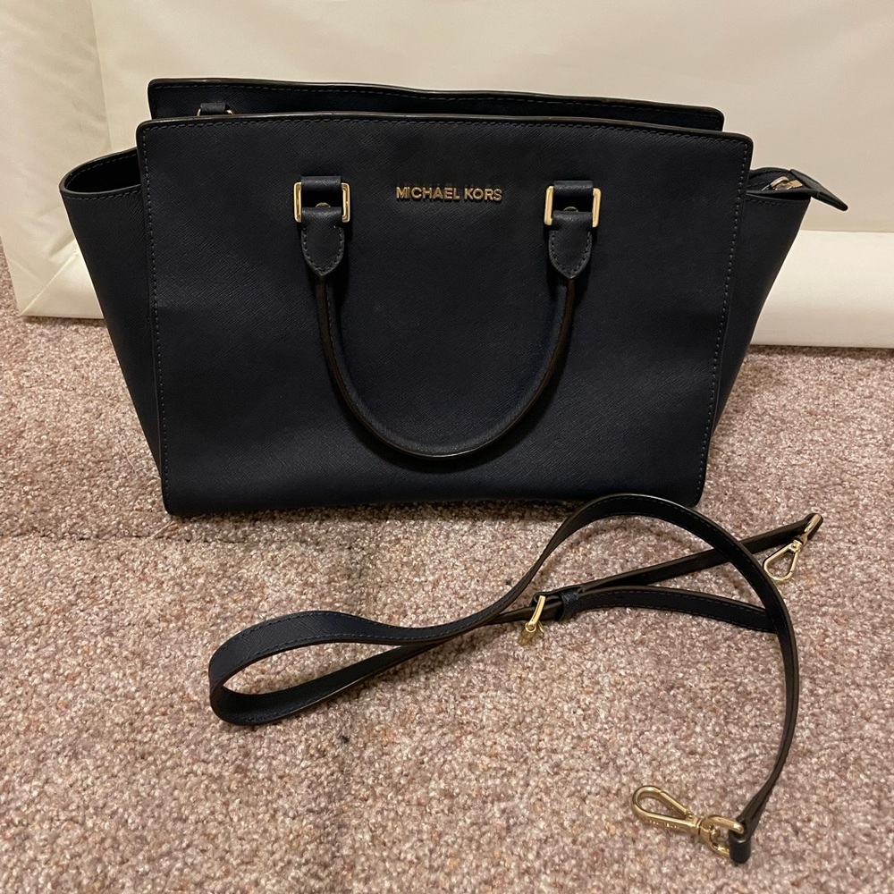 MICHAEL KORS Medium big in navy blue